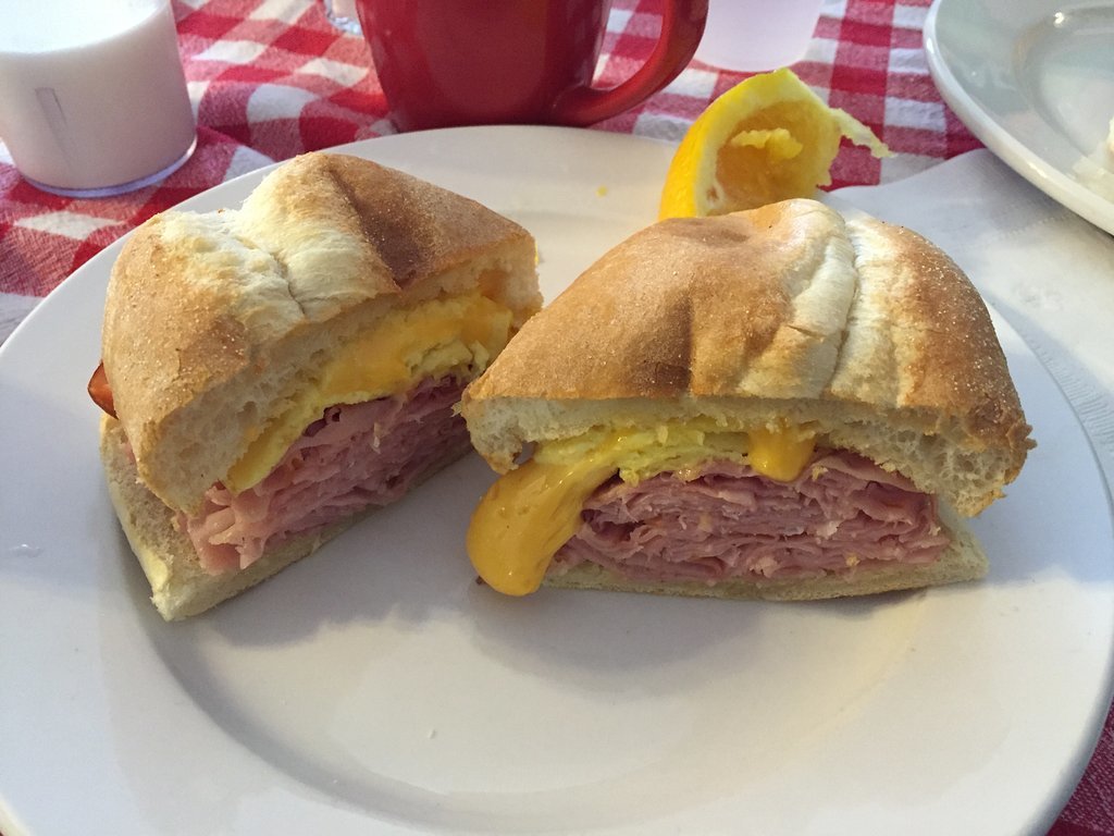 Janet`s Onancock General Store & Cafe