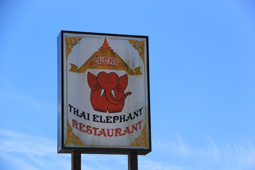 Lucky tdai Elephant Restaurant