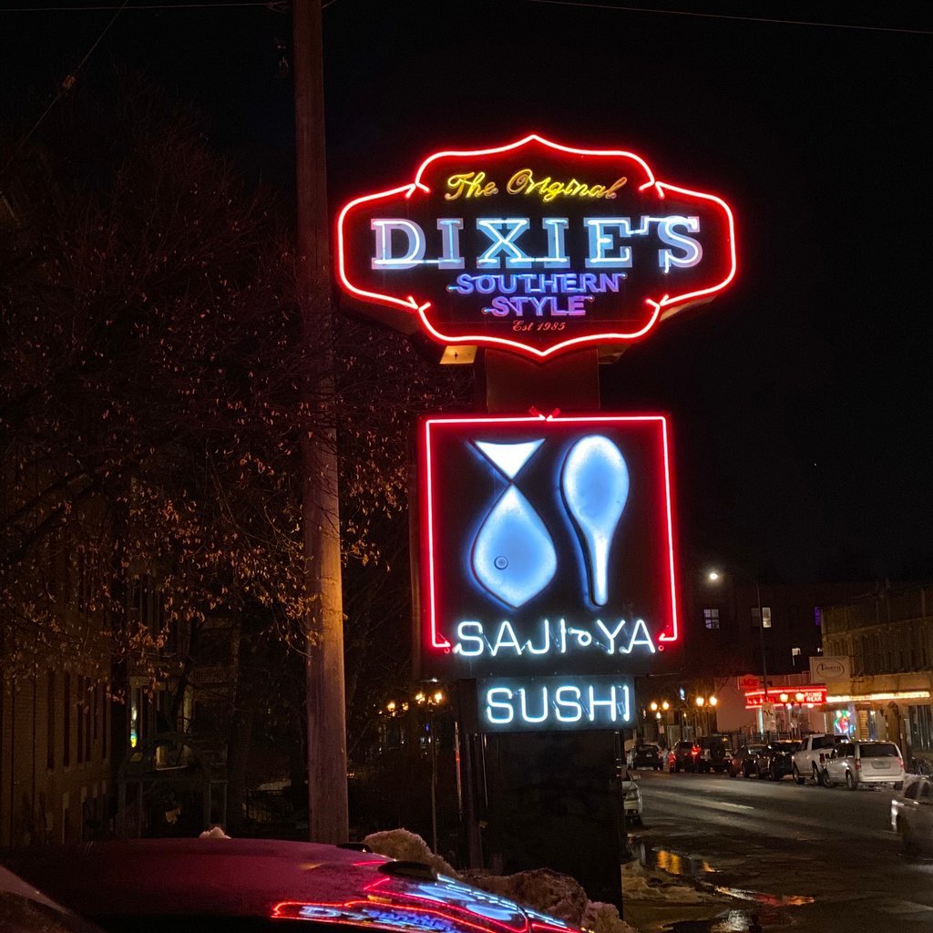 Dixie`s Smokehouse Bar and Grill
