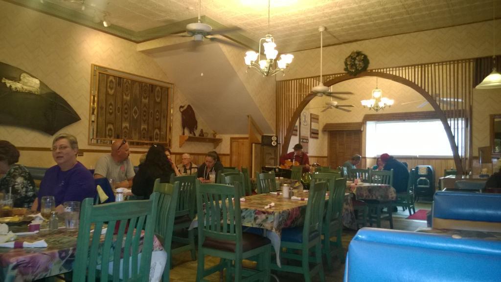 El Rialto Restaurant & Lounge