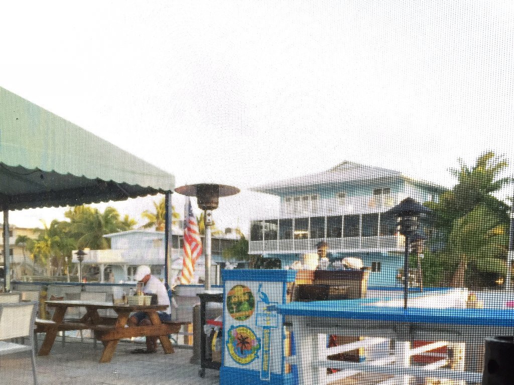 Shipwreck`s Bar and Grill
