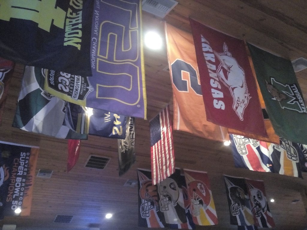 Lunkers Sports Grille